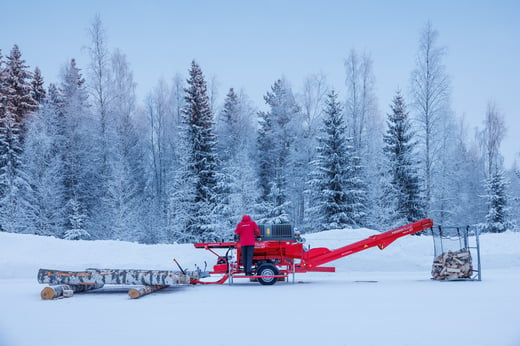 Hakki Pilke Falcon 37 mobile firewood processors in action